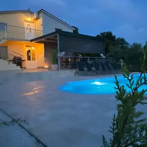 Aleya Mit Pool , Medulin Kroatien